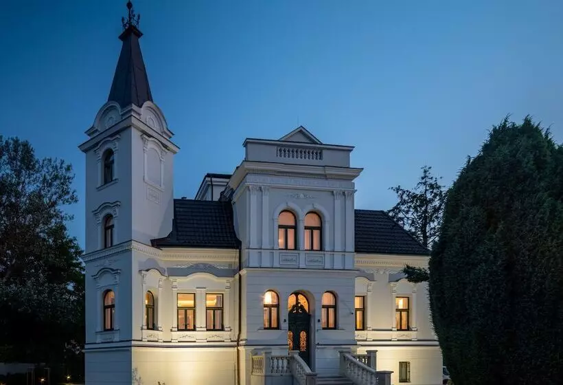 Hotelli Villa Rosenaw