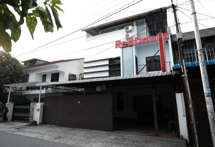 פנסיון Reddoorz Near Universitas Sisingamangaraja Medan