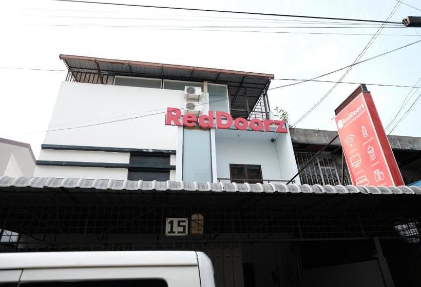 פנסיון Reddoorz Near Universitas Sisingamangaraja Medan