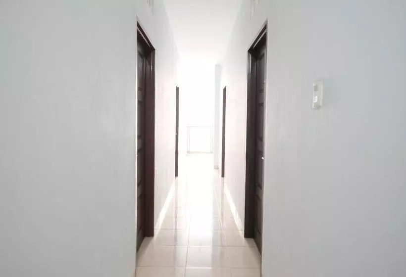 Majatalo Reddoorz Near Universitas Sisingamangaraja Medan