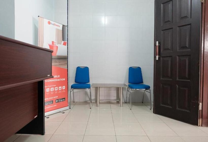פנסיון Reddoorz Near Universitas Sisingamangaraja Medan