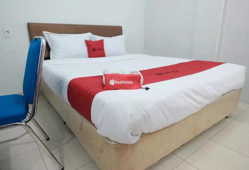 Majatalo Reddoorz Near Universitas Sisingamangaraja Medan