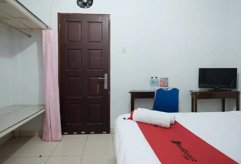 Majatalo Reddoorz Near Universitas Sisingamangaraja Medan