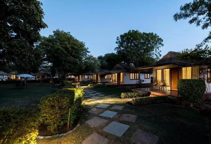 Lomakeskus Dera Village  The Clement Retreats