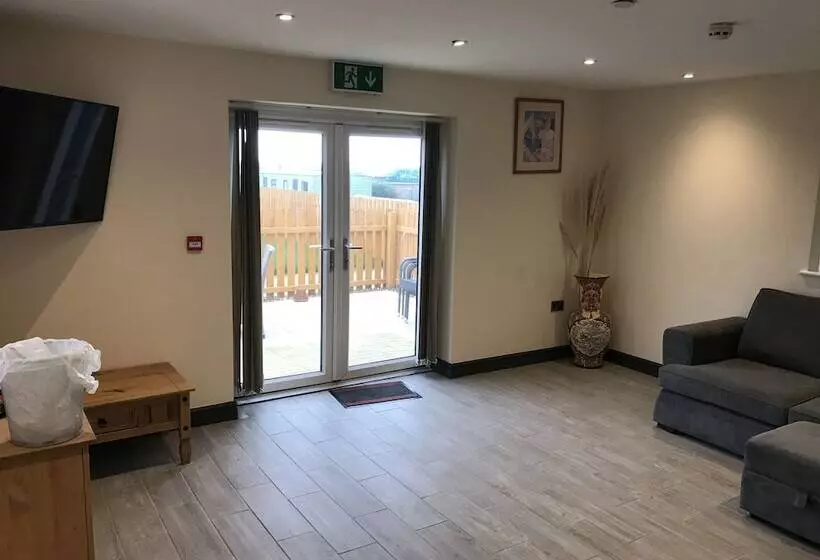 Aamiaismajoitus (B&B) Barmouth Beach Club