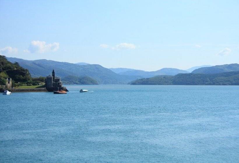 تختخواب و صبحانه Barmouth Beach Club