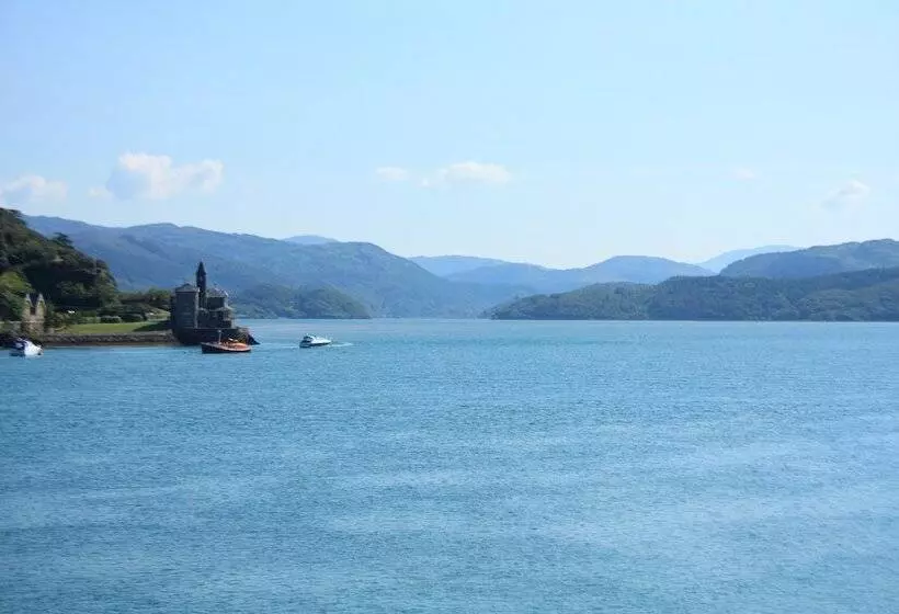 Aamiaismajoitus (B&B) Barmouth Beach Club