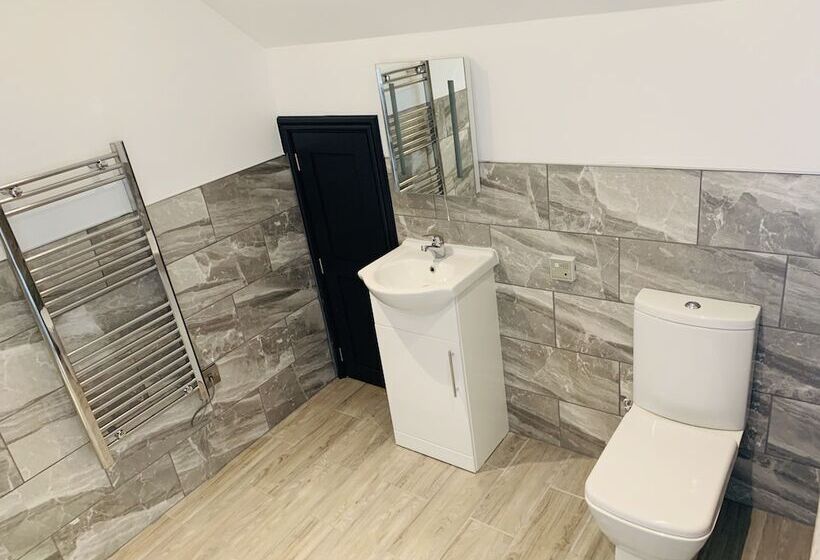 تختخواب و صبحانه Barmouth Beach Club