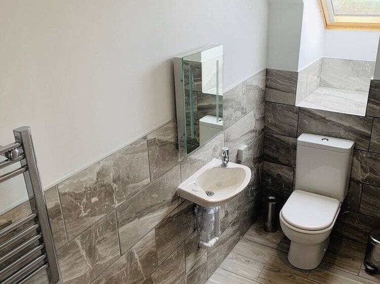 تختخواب و صبحانه Barmouth Beach Club