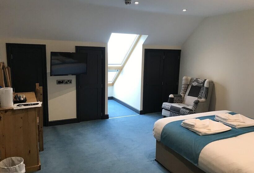 تختخواب و صبحانه Barmouth Beach Club