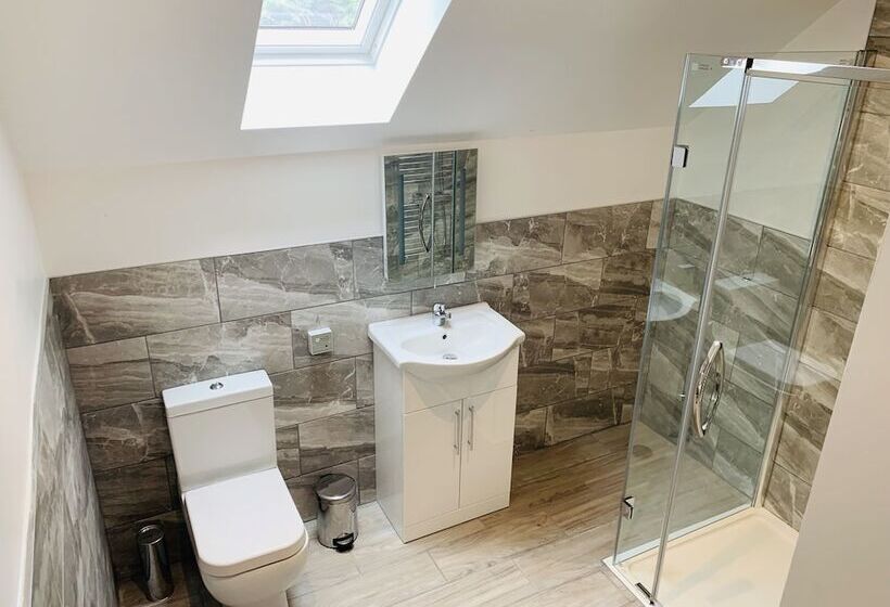 تختخواب و صبحانه Barmouth Beach Club