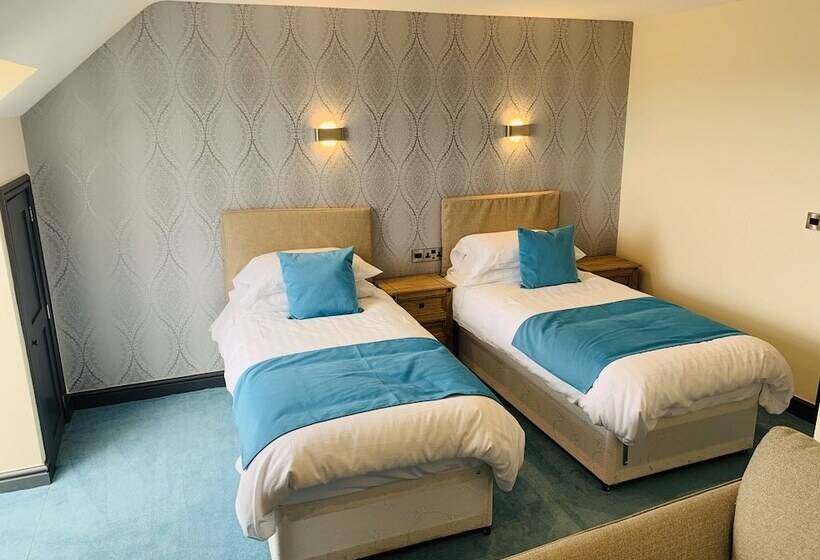 تختخواب و صبحانه Barmouth Beach Club