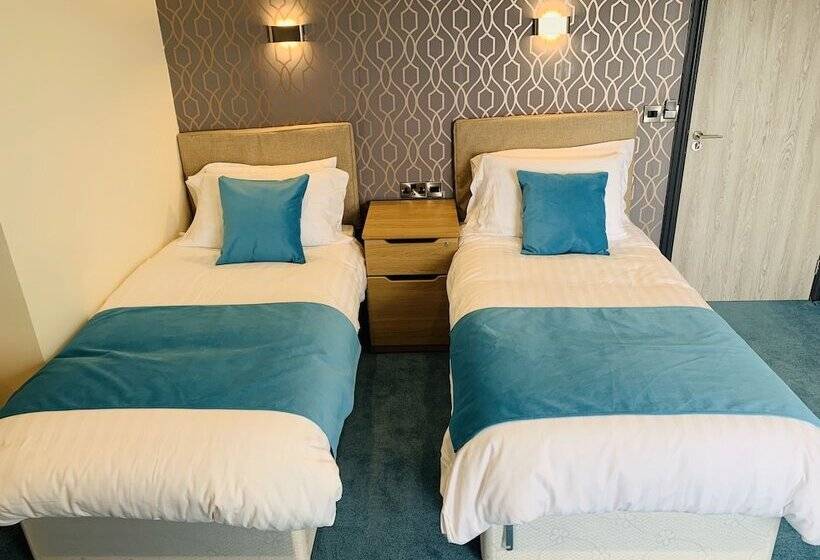 تختخواب و صبحانه Barmouth Beach Club