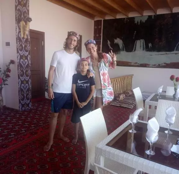 تختخواب و صبحانه Rasulboy Guest House
