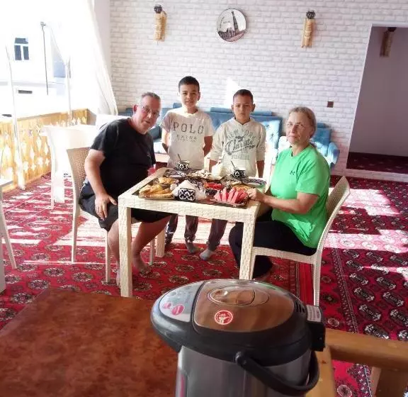 تختخواب و صبحانه Rasulboy Guest House