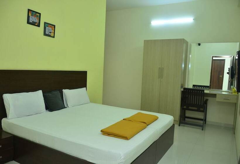 Bed and Breakfast The Surrya Max Residency