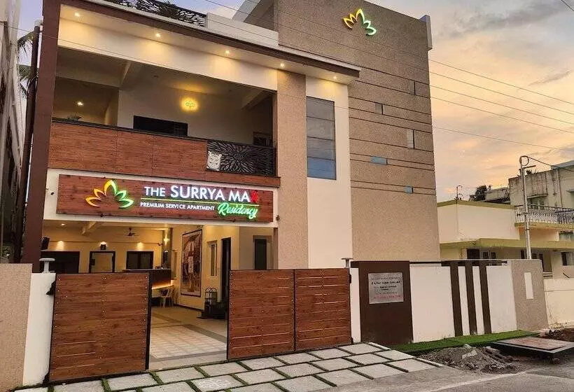 Aamiaismajoitus (B&B) The Surrya Max Residency