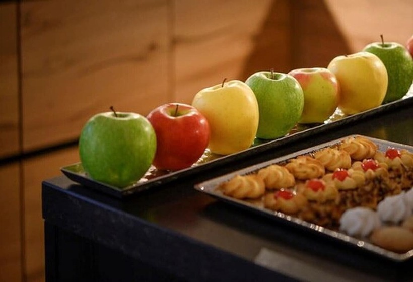 هتل Castel Hortenberg