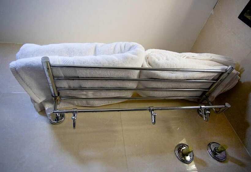 هتل Daze Off Studio House