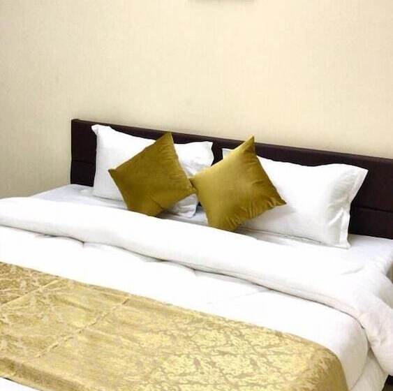 هتل Daze Off Studio House