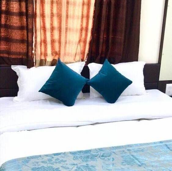 هتل Daze Off Studio House