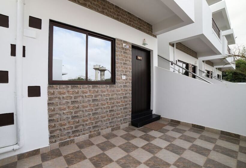 هتل Daze Off Studio House