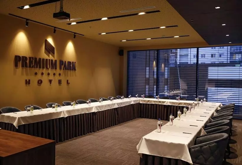 هتل Premium Park