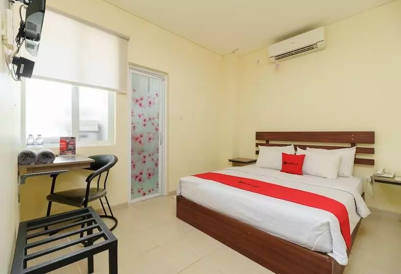 Hotelli Reddoorz Near Jembatan Siti Nurbaya Padang