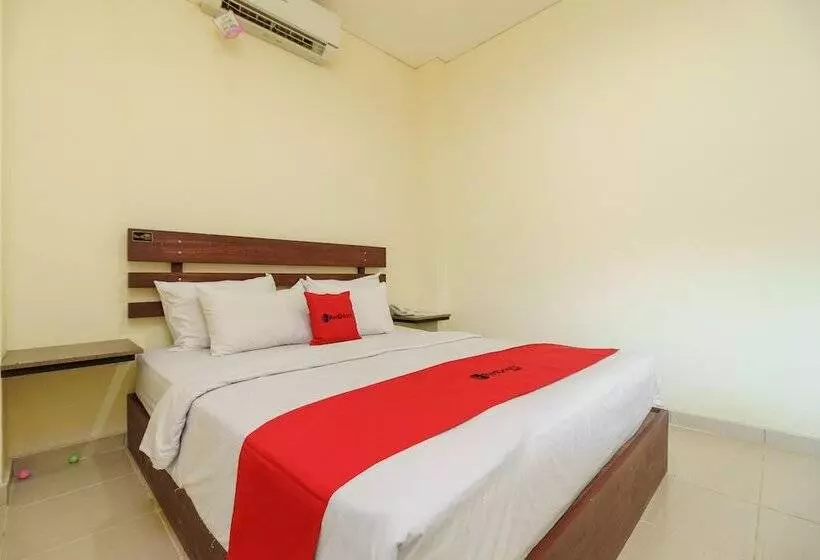 Hotelli Reddoorz Near Jembatan Siti Nurbaya Padang
