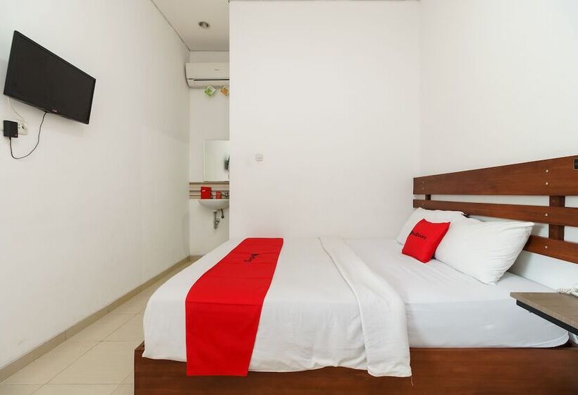 فندق Reddoorz Near Jembatan Siti Nurbaya Padang