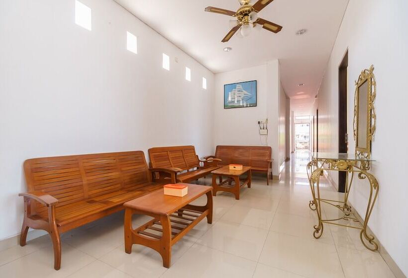 فندق Reddoorz Near Jembatan Siti Nurbaya Padang