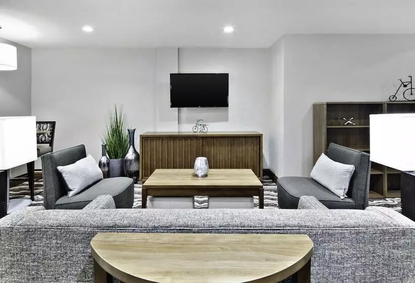 Hotelli Staybridge Suites Irvine   John Wayne Airport, An Ihg