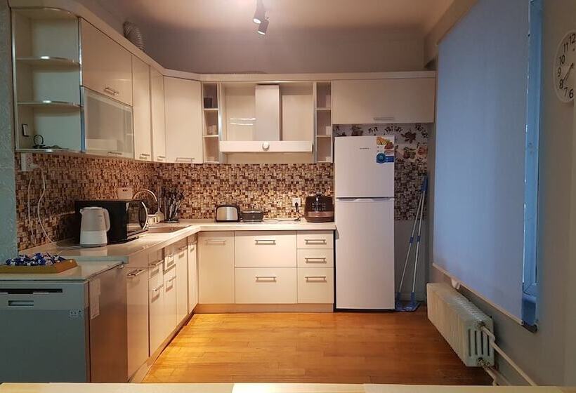 پانسیون Ubrainbow   Hostel