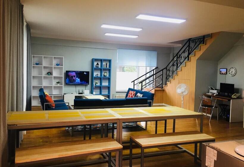 پانسیون Ubrainbow   Hostel