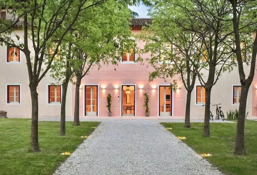 هتل Villa Lovi