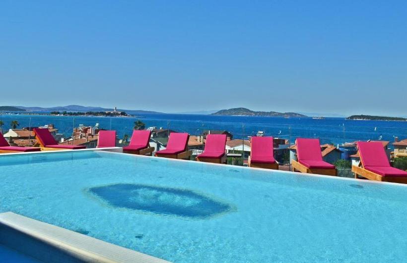 Отель Ferush Boutique