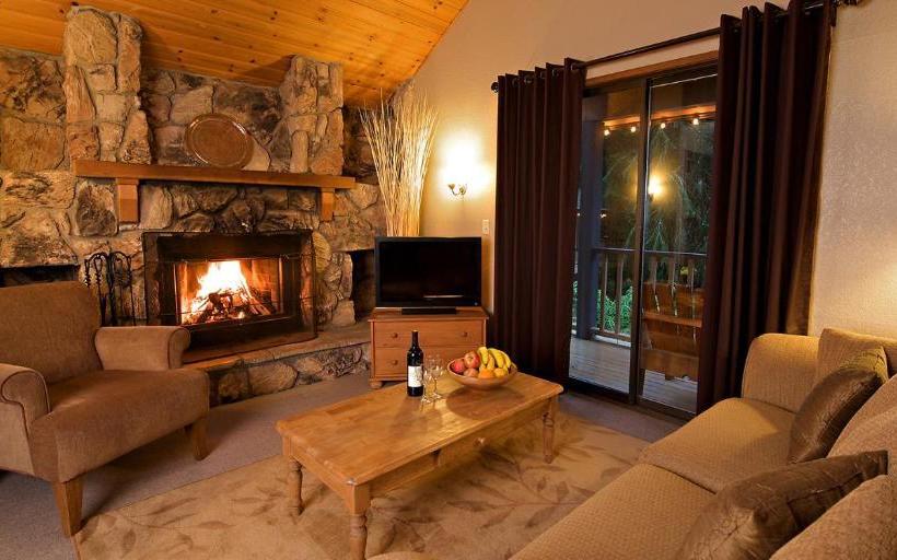 בית מלון כפרי Loge Alta Crystal Resort At Mt Rainier