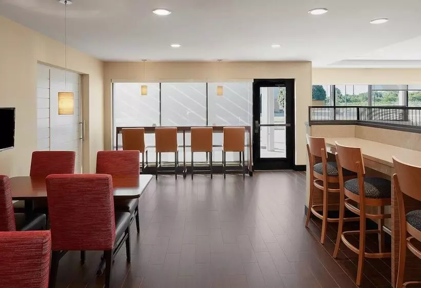 هتل Towneplace Suites By Marriott Danville
