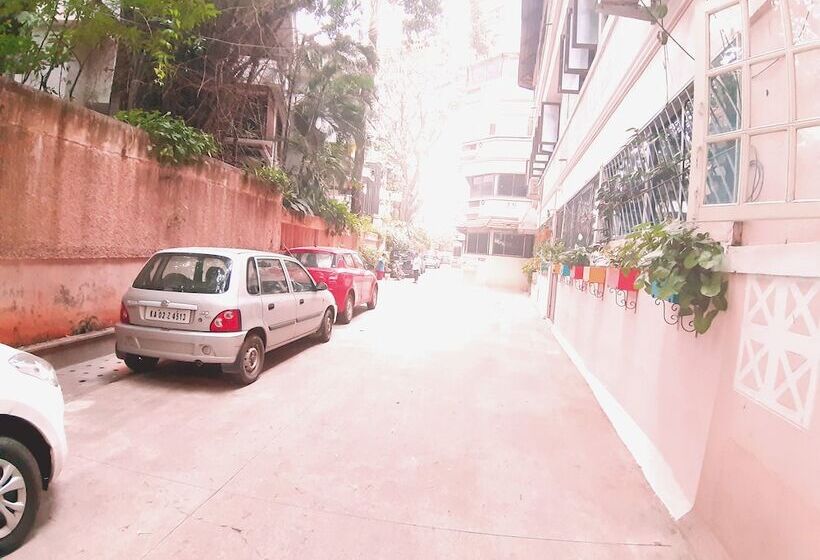 פנסיון Smartstay Service Apartment