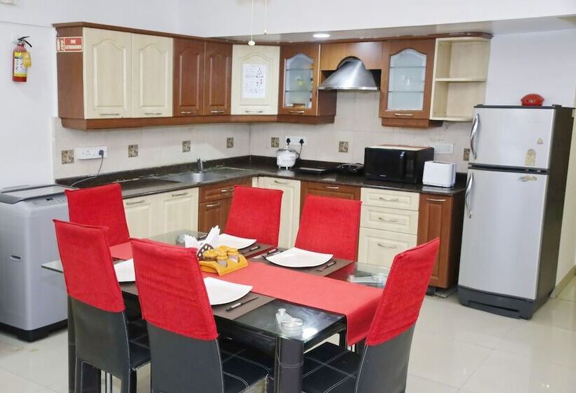 פנסיון Smartstay Service Apartment