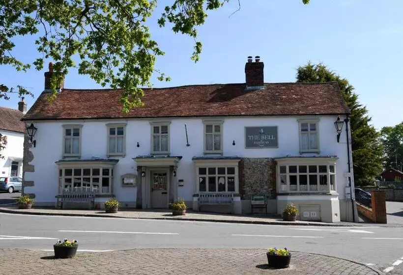 ホテル The Bell At Ramsbury