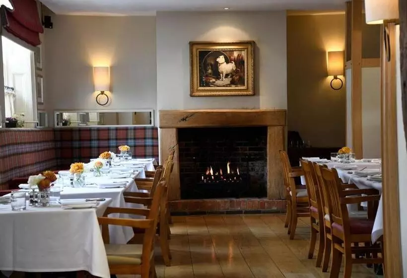 ホテル The Bell At Ramsbury