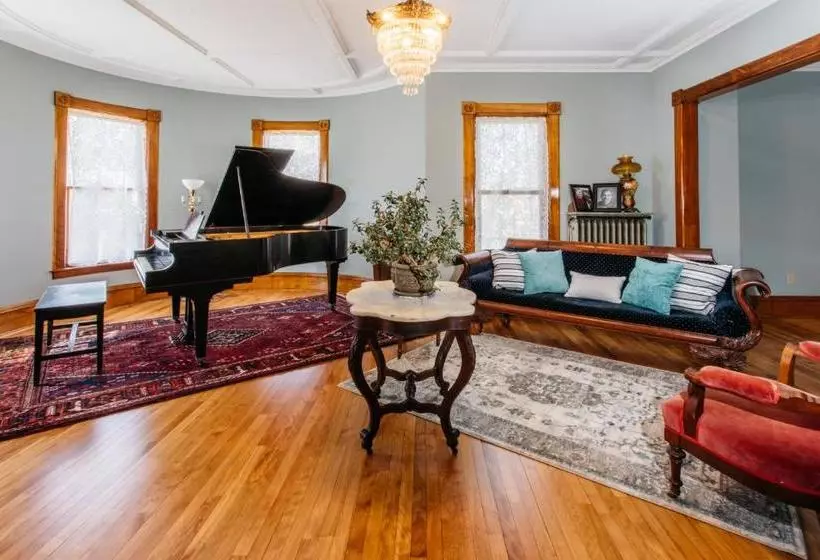 Aamiaismajoitus (B&B) Reynolds House Inn