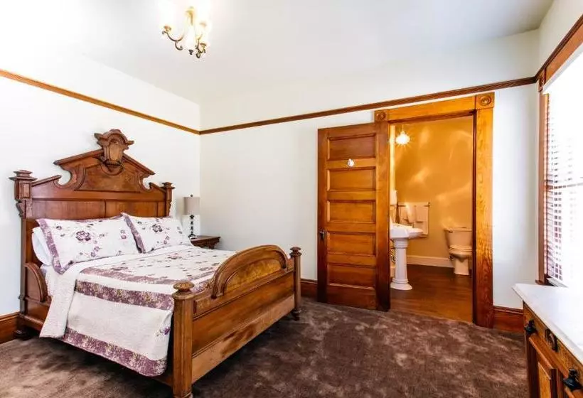 Aamiaismajoitus (B&B) Reynolds House Inn