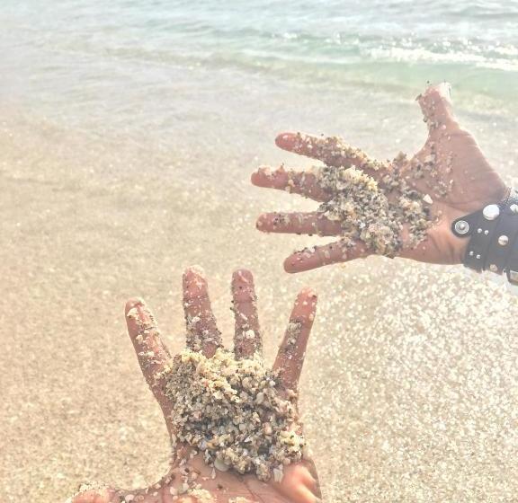 پانسیون Surfer's Hidden Gem By The Sea