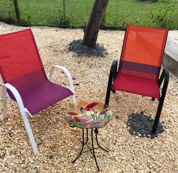 پانسیون Surfer's Hidden Gem By The Sea