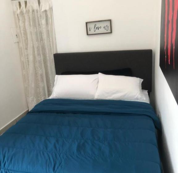 پانسیون Surfer's Hidden Gem By The Sea