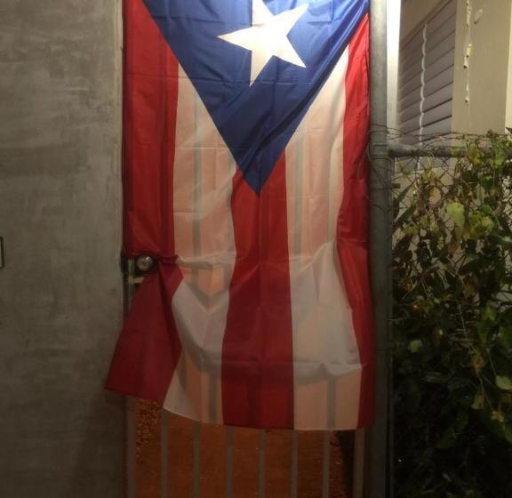 پانسیون Surfer's Hidden Gem By The Sea