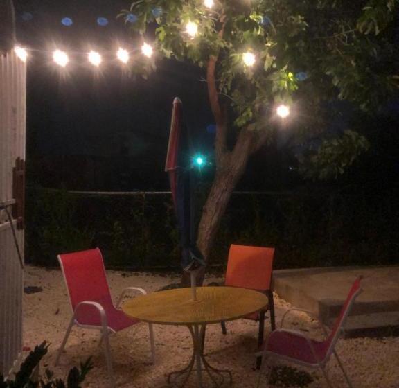 پانسیون Surfer's Hidden Gem By The Sea