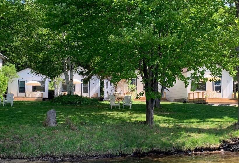 Resort Beachside On Lake Muskoka